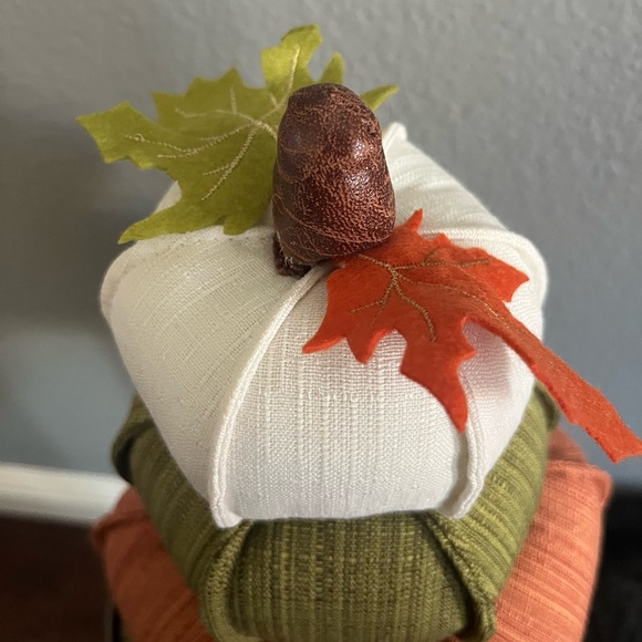 Weighted 3 Tier Pumpkin Decor - Picture 5 of 7